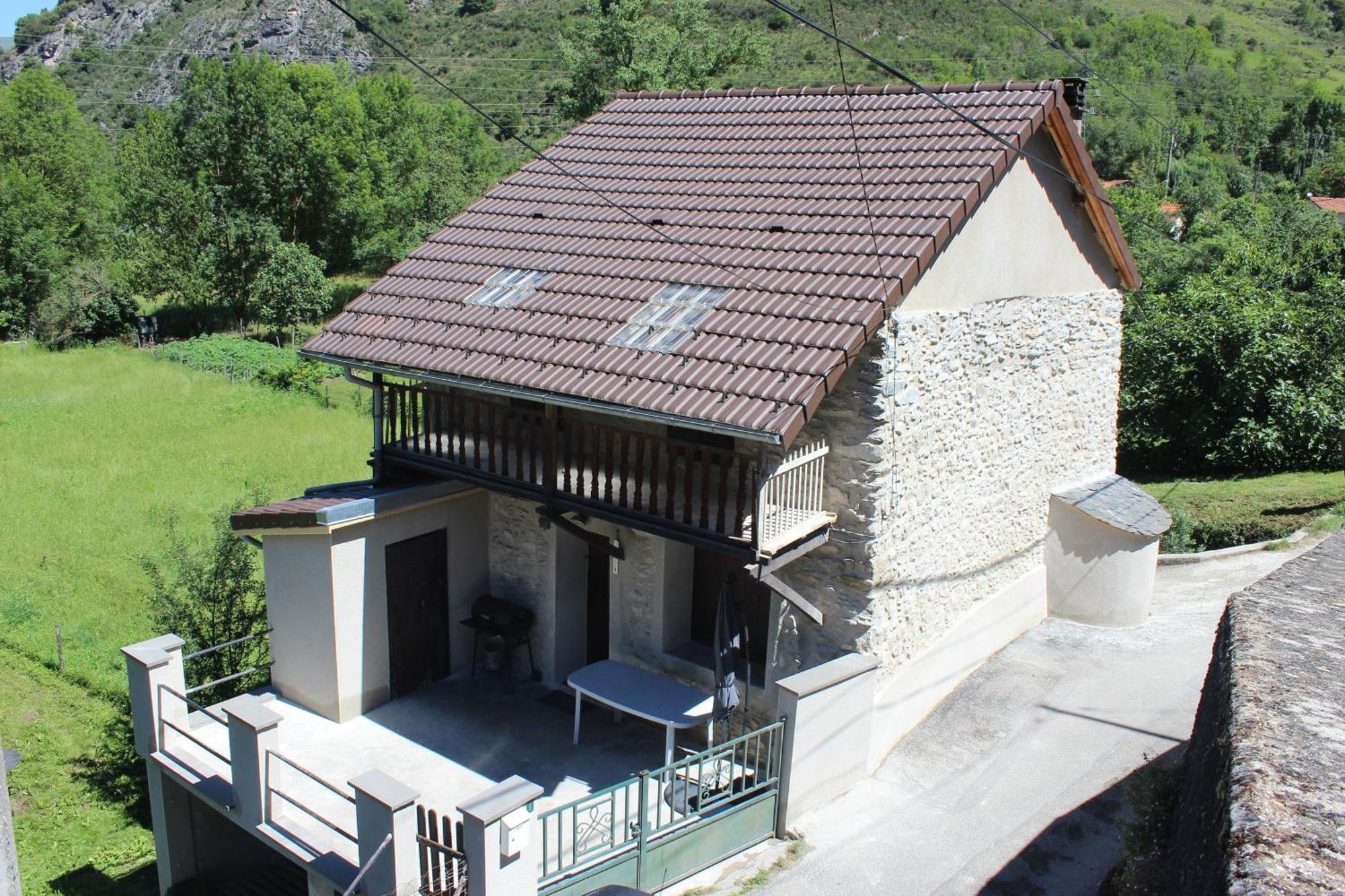 Maison De Charme Calme Entouree De Montagne Ussat 外观 照片